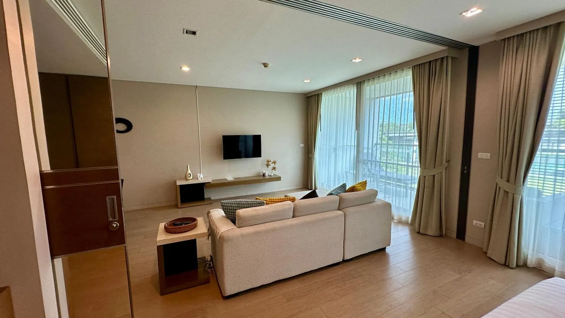 アパート The Loft Angsana By Apart Homes プーケット
